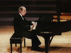 Bruno Canino in concerto