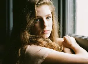 BIRDY – PEOPLE HELP THE PEOPLE