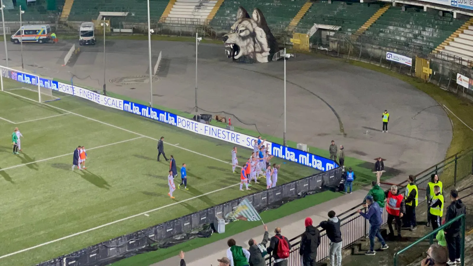 Catania, così fa male: rimonta Avellino (2-1), etnei fuori dai play off