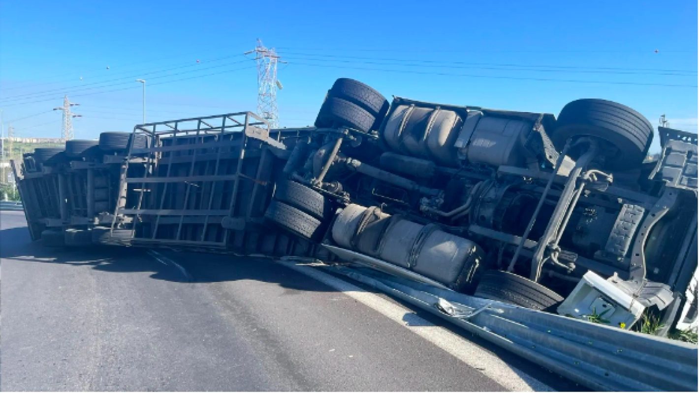 Catania: tir si ribalta, chiuso un tratto della tangenziale ovest