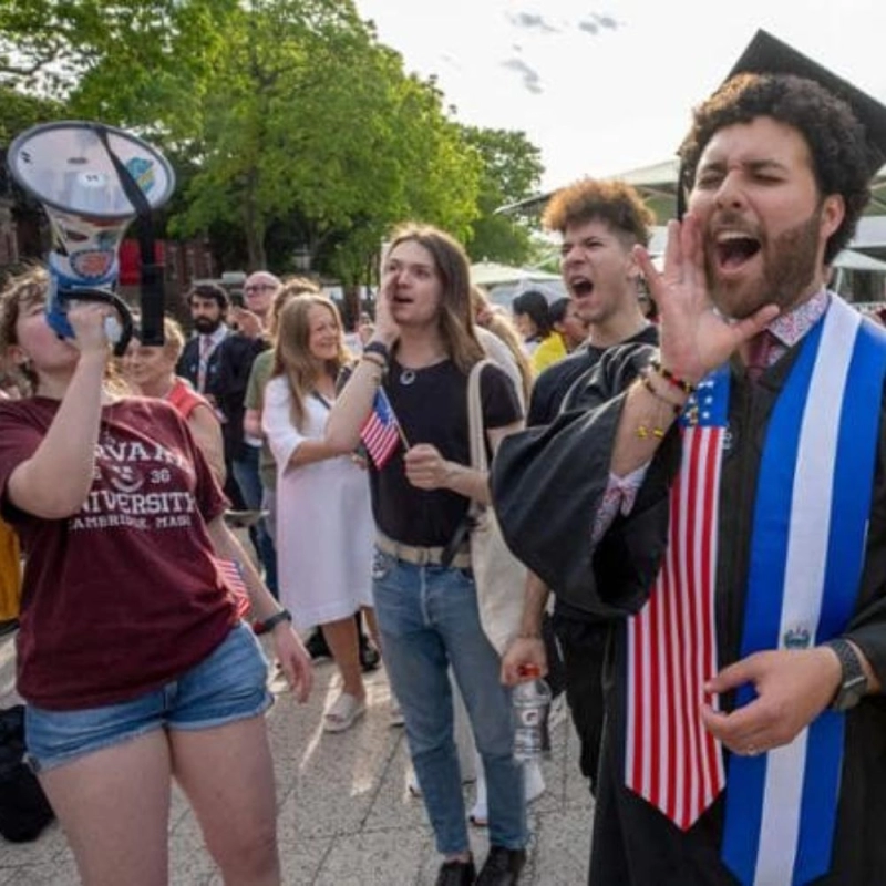 La sospensione dei visti agli studenti stranieri in USA