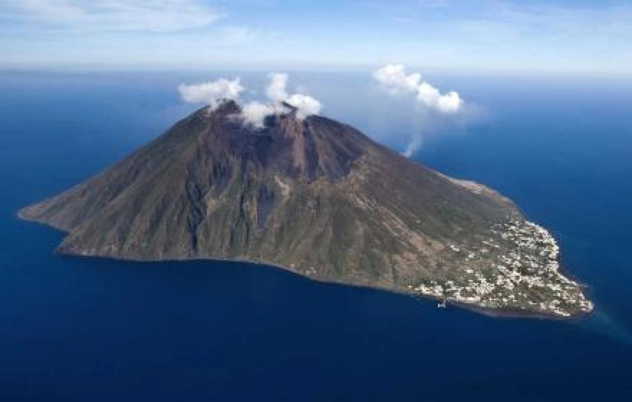 Stromboli vuole l’autonomia: raccolta firme per staccarsi da Lipari