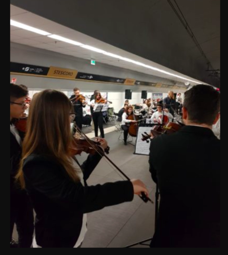 “Suoni in metro”, concerti delle orchestre giovanili nelle stazioni Fontana e Giovanni XXIII