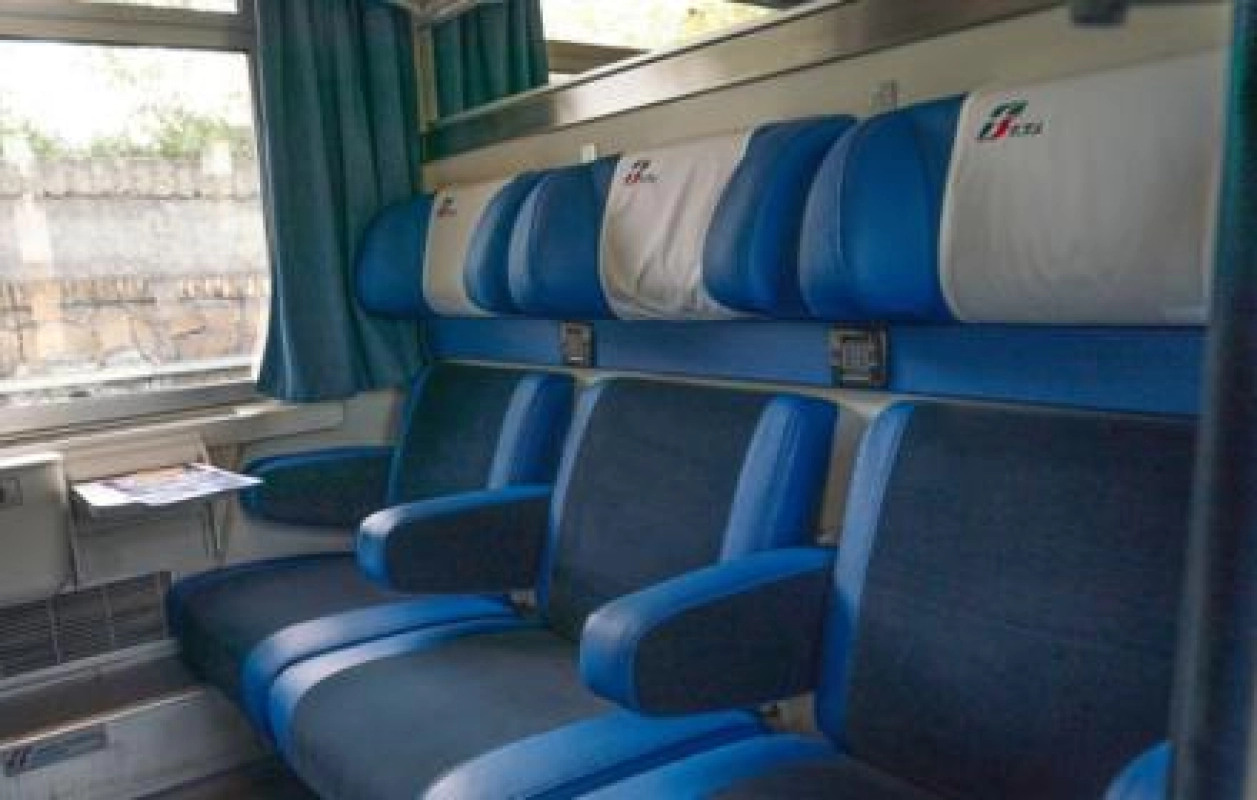 Sicilia express, biglietti spariti in pochi minuti: e c’è chi rischia di restare a casa